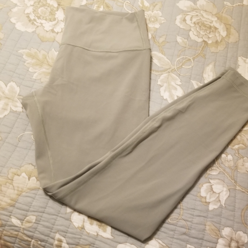 Like new lululemon pants